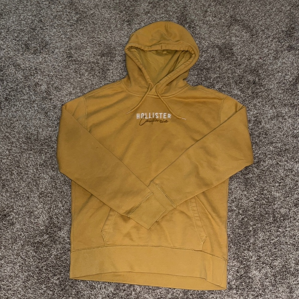 brand: Hollister, Size: medium, Color: mustard yellow